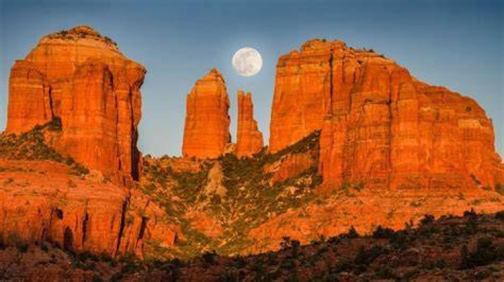 What is the famous landmark in Arizona?